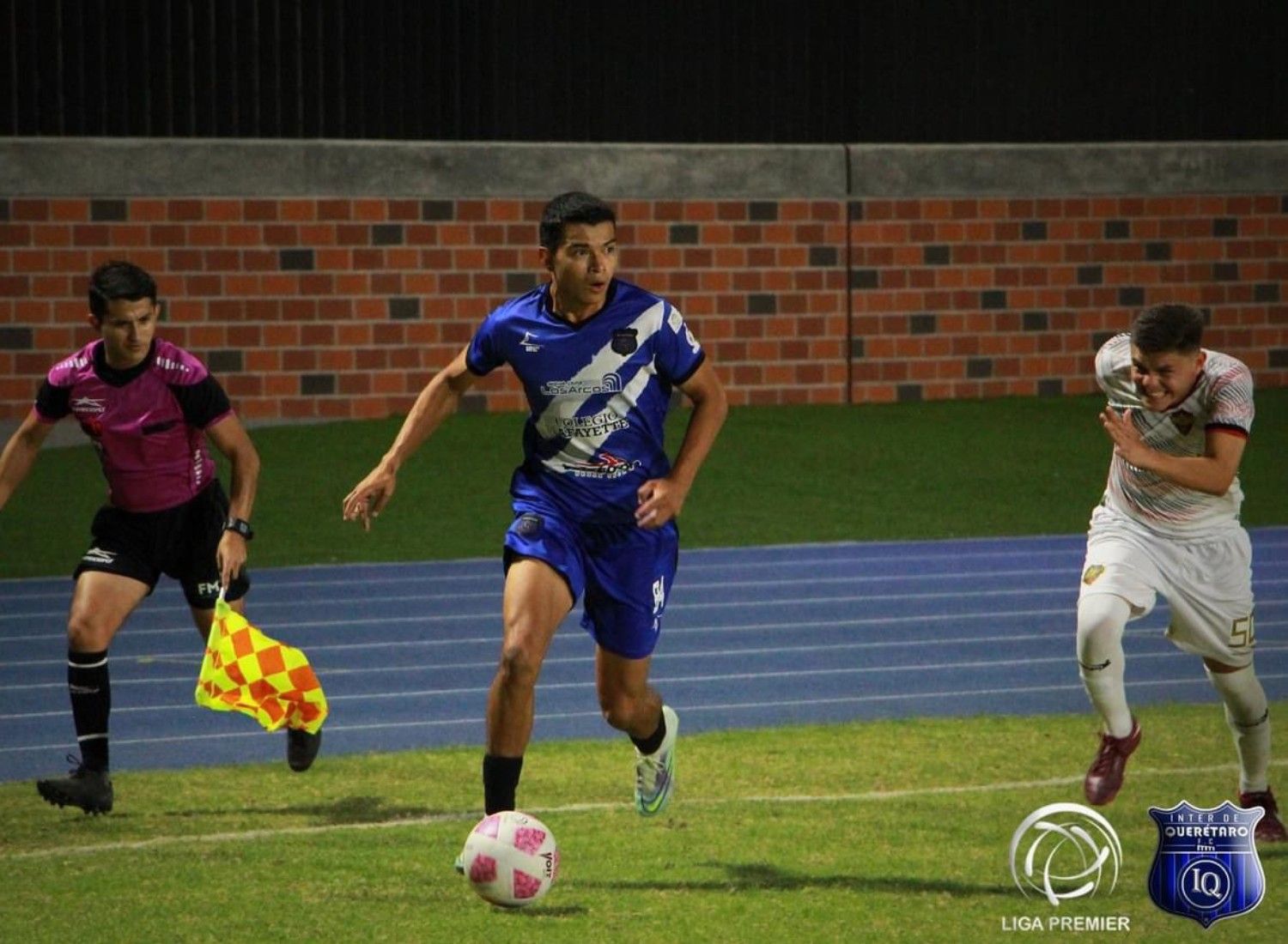 Edgar Garcia debuta en la Liga Premier